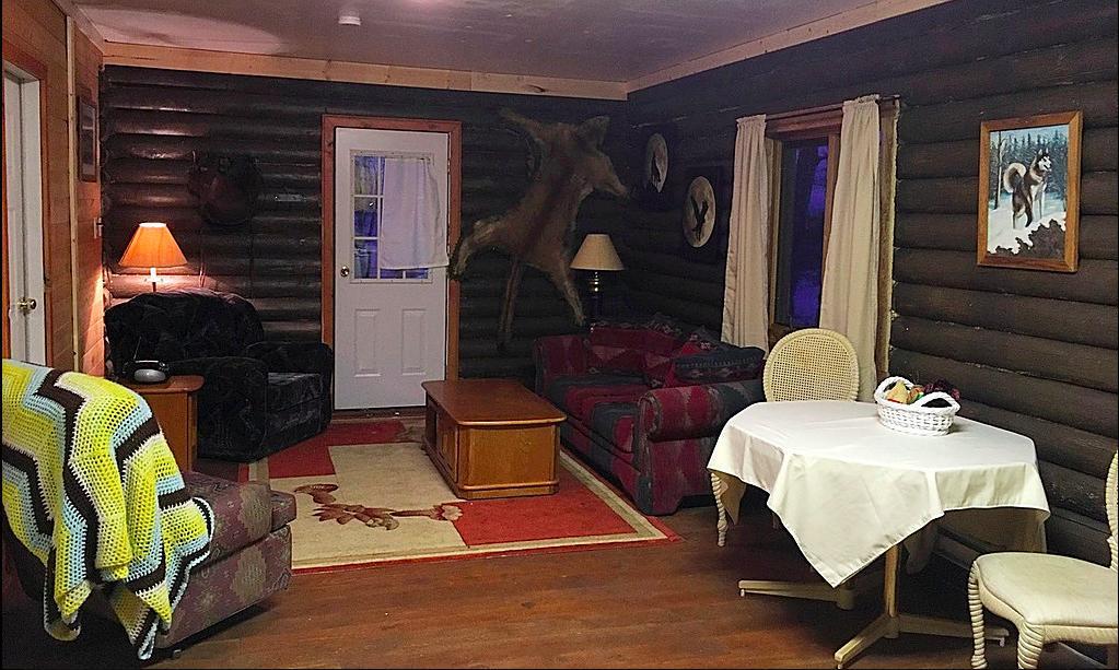 Flying U Ranch Hotell Seventy Mile House Exteriör bild